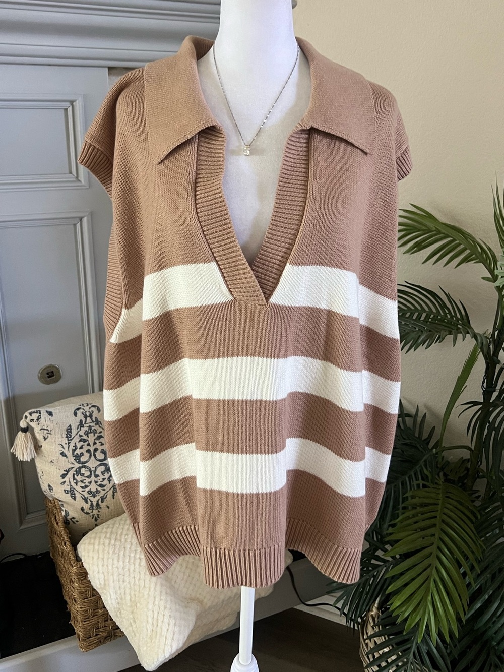 Belle Isle torrid Taupe and White Striped V-Neck Sweater Vest nwot